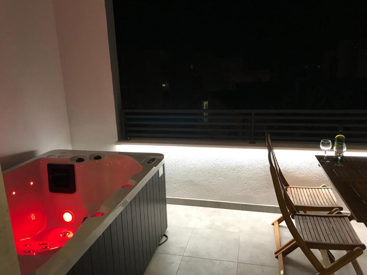 Apartments Tonkita With Jacuzzi มาคาร์สกา ภายนอก รูปภาพ