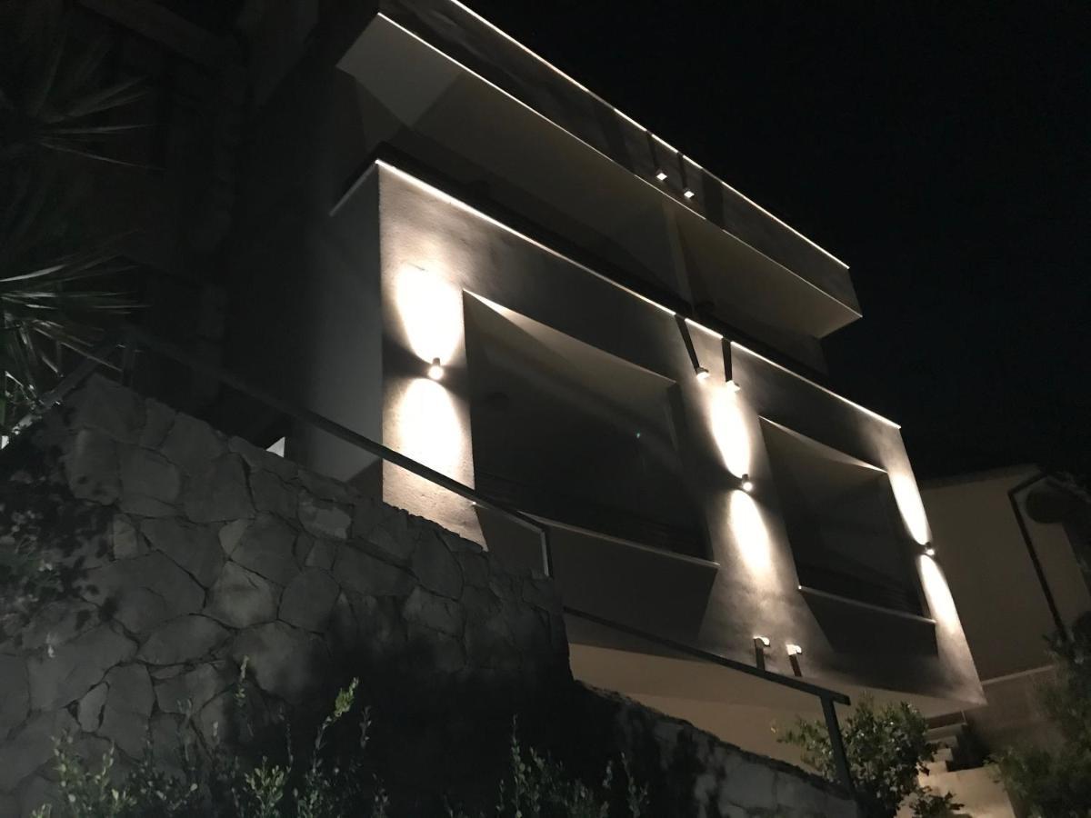 Apartments Tonkita With Jacuzzi มาคาร์สกา ภายนอก รูปภาพ