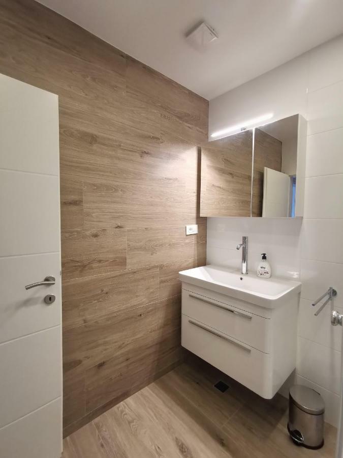 Apartments Tonkita With Jacuzzi มาคาร์สกา ภายนอก รูปภาพ