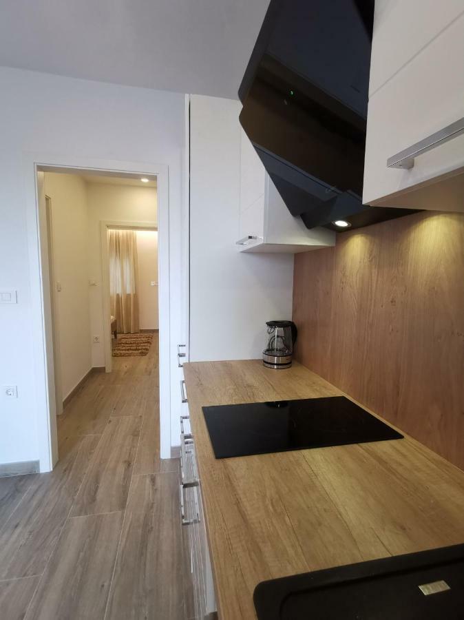 Apartments Tonkita With Jacuzzi มาคาร์สกา ภายนอก รูปภาพ