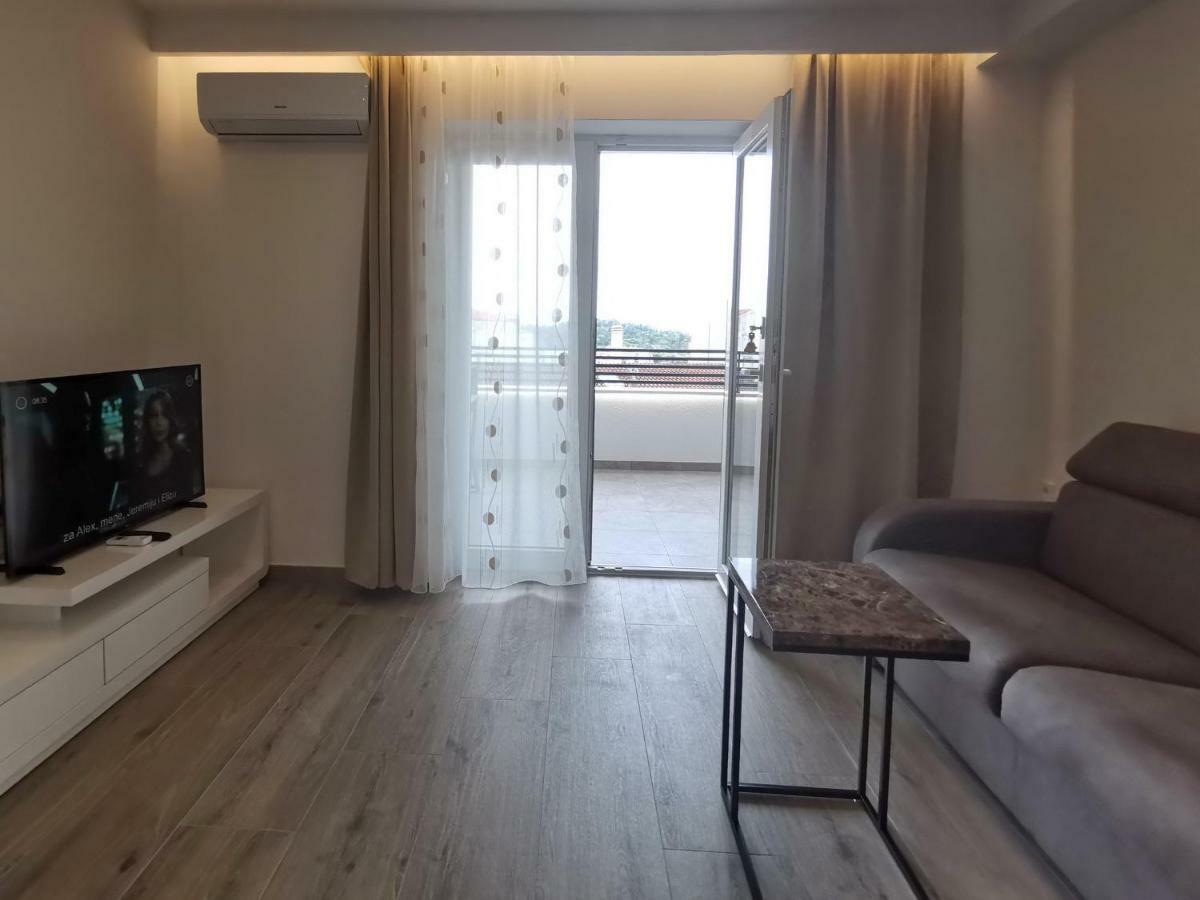 Apartments Tonkita With Jacuzzi มาคาร์สกา ภายนอก รูปภาพ